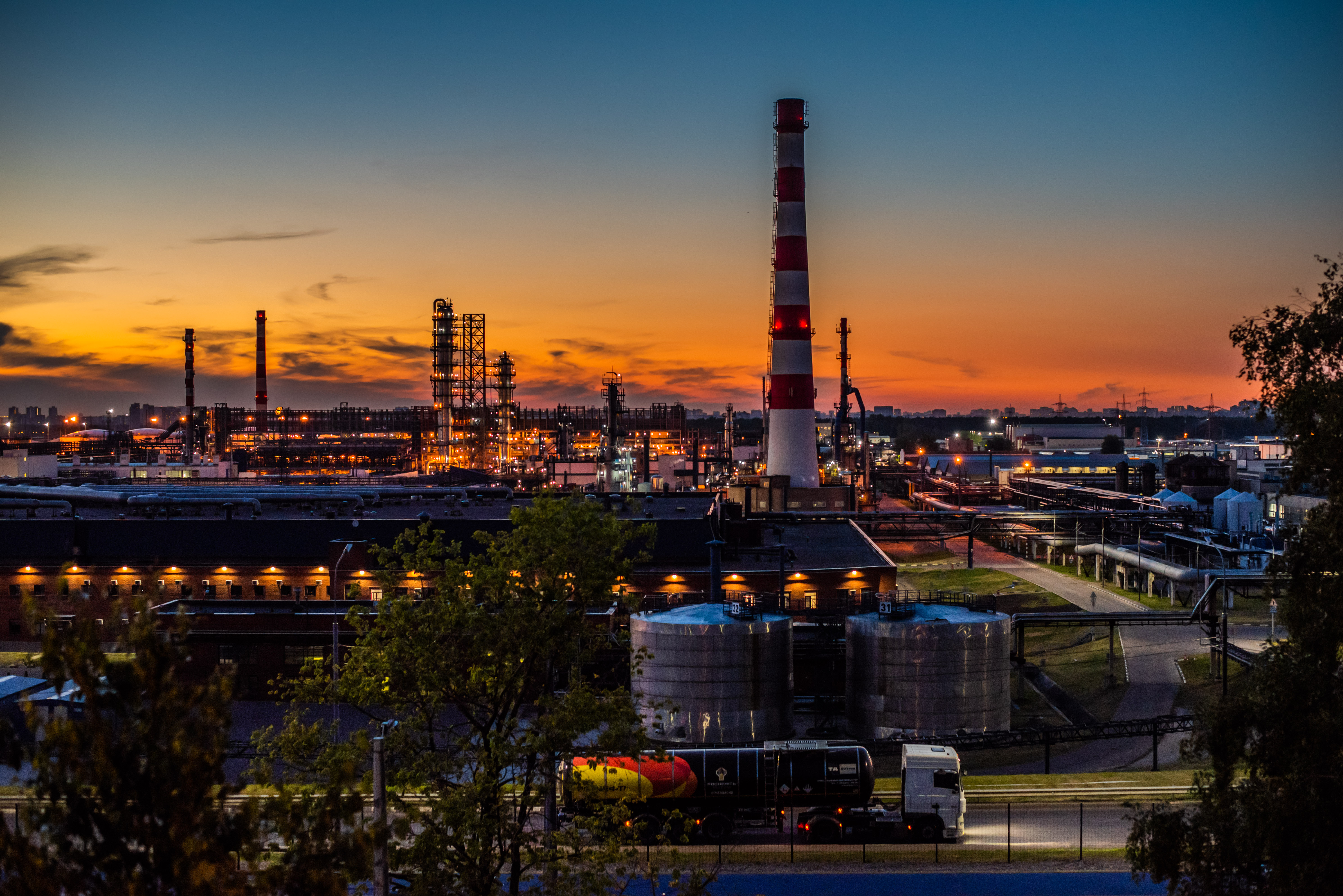 Moscow oil refinery, a target of Ukrainian deep strike drone campaign