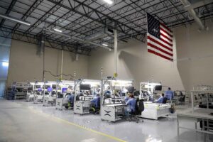 Indra Group Hosts Secretary Duffy and Senator Marshall at Kansas Facility to Highlight Aviation and Defense Manufacturing. (Photo © Indra Group)
