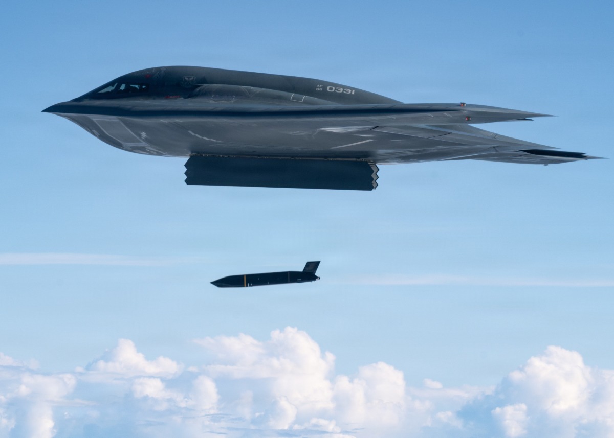 B-2 deploys an AGM-158C LRASM as part of Valiant Shield 2026 over the Philippine Sea, June 27, 2026. Photo by Thomas Barley