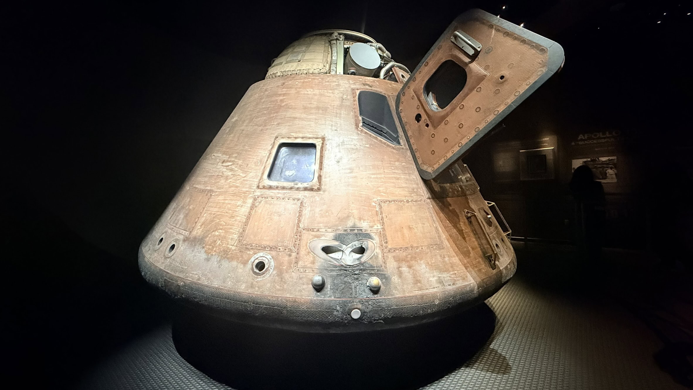 阿波罗11号舱。NASA肯尼迪航天中心，19FortyFive图像，拍摄于2026年6月28日。