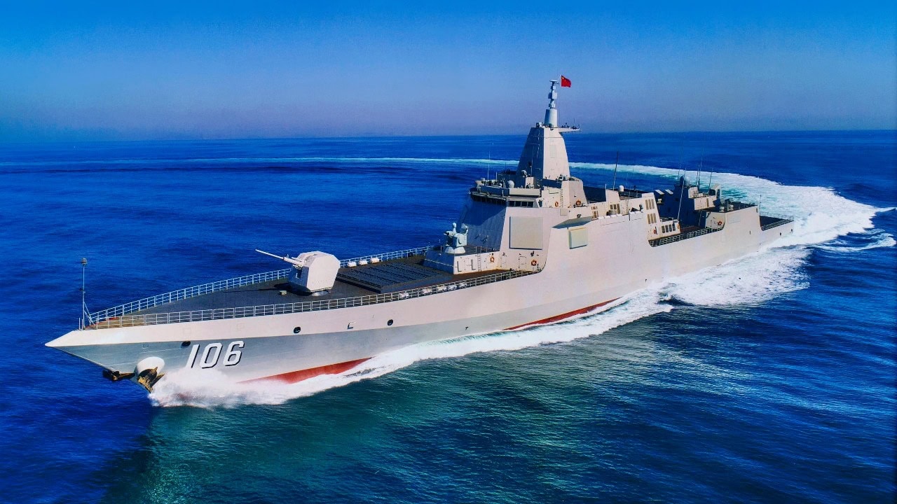 Chinese-Type-055-destroyer-operating-in-Western-Pacific