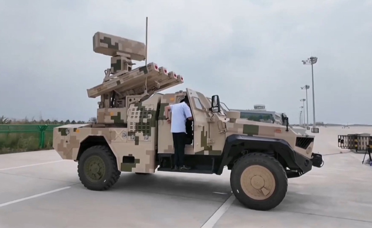 基于4×4越野野马底盘制造的轻型Yitian防空车辆。来自社交媒体视频的截屏