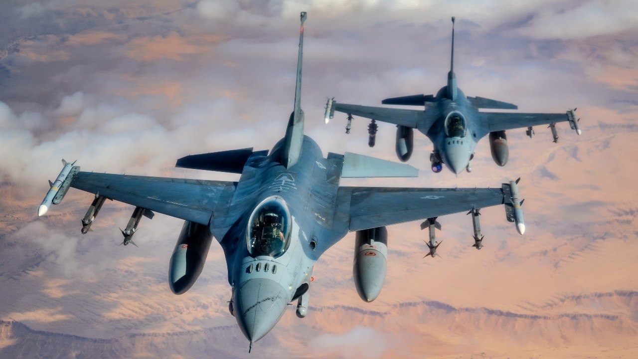 F-16战斗机。