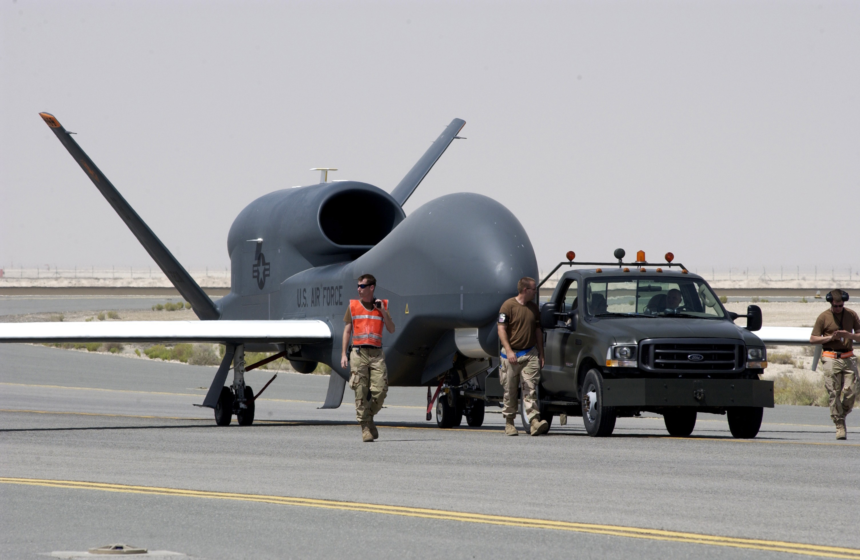 RQ-4B全球鹰监视无人机支持日本印太情报任务
