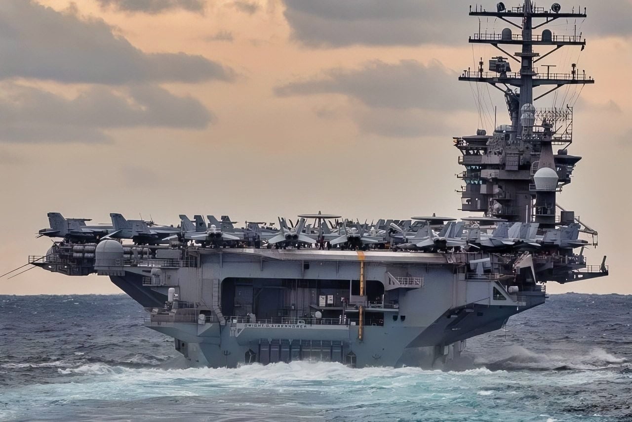 (2019年1月31日)尼米兹级航空母舰“德怀特·D·艾森豪威尔”号(CVN 69)在大西洋航行。艾森豪威尔号正在进行大西洋的行动,作为航母打击群10的一部分。(美国海军照片,由三等通讯专家Kody A. Phillips拍摄/发布)