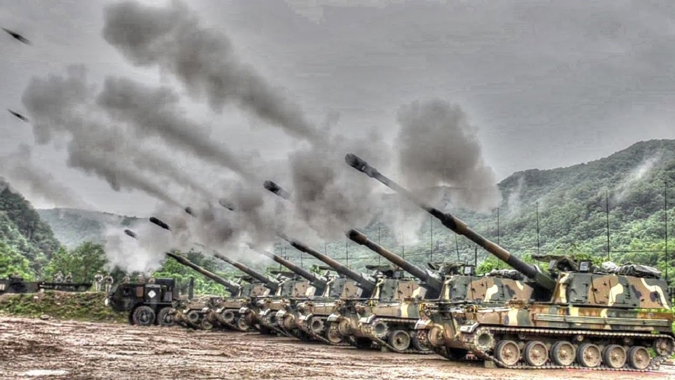 South Korean K9 Thunder self-propelled howitzers during live fire training