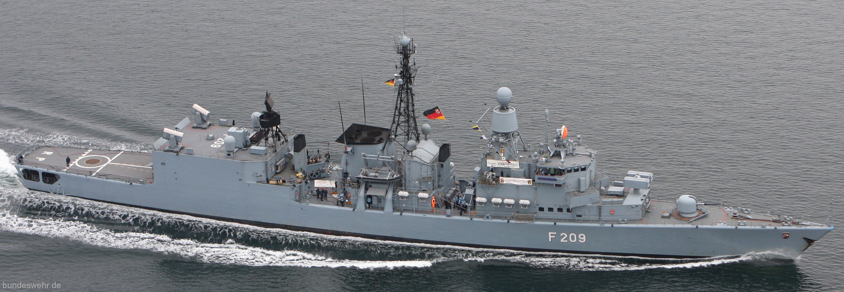 Bremen (F122) - Frigate - Bremer Vulkan, AG Weser, Blohm + Voss ...
