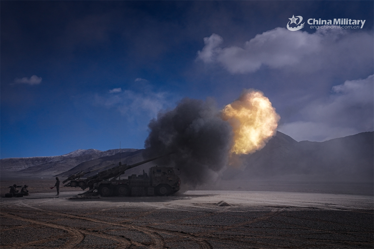 PLA PCL-181 truck-mounted howitzer firing on high-altitude plateau near China-India border