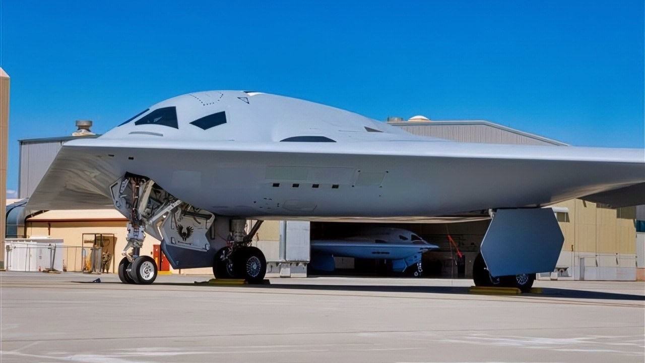 A second B-21 Raider, the world’s sixth-generation stealth bomber, test aircraft arrives at Edwards Air Force Base, Calif., Sept. 11, 2025. The addition of the second test aircraft expands mission systems and weapons integration testing, advancing the program toward operational readiness. (Courtesy photo)