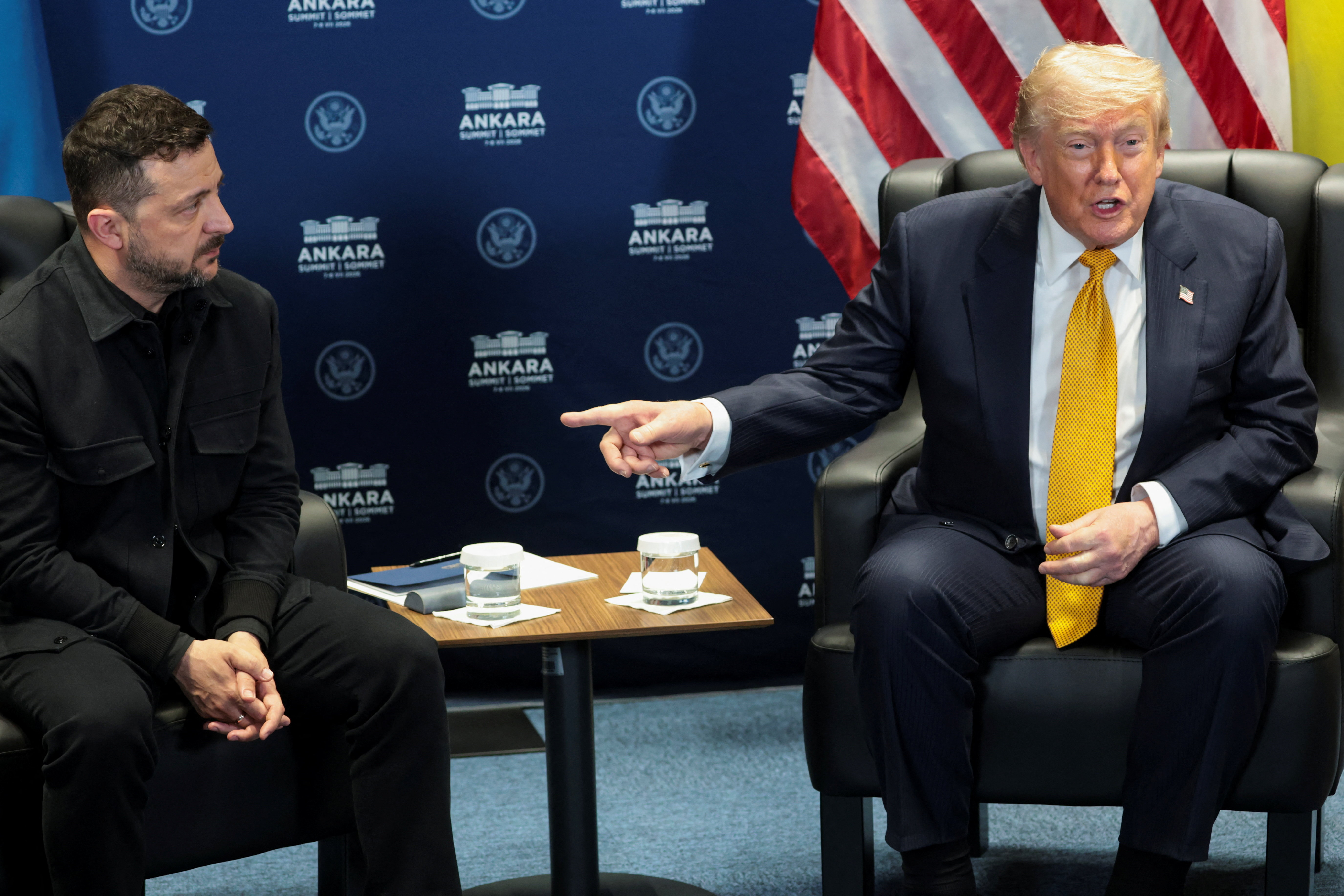 美国总统唐纳德·特朗普与乌克兰总统弗拉基米尔·泽连斯基在土耳其安卡拉举行双边会议，2026年7月8日。(路透社/乔纳森·恩斯特)