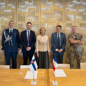 Bittium and Safran Electronics & Defense sign Memorandum of Understanding to offer advanced tactical communications for the French Armed Forces. (Photo