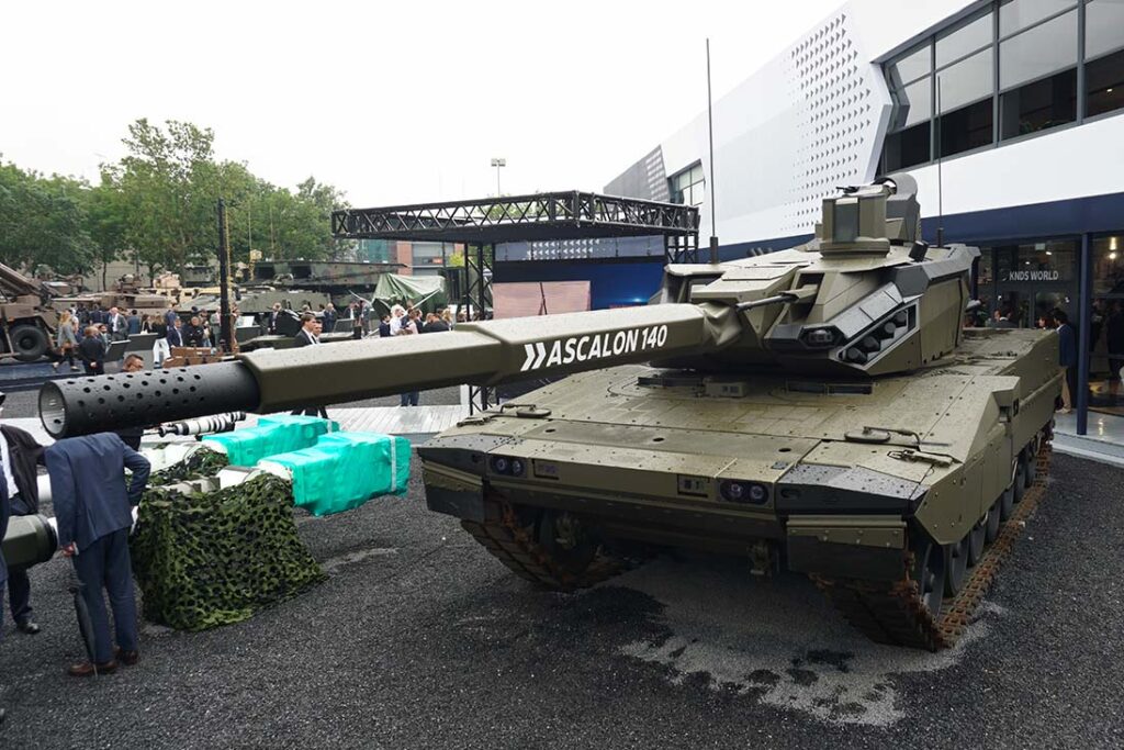 The EMBT-ADT 140 prototype vehicle armed with an ASCALON 140 mm gun was displayed at the KNDS stand at Eurosatory 2024. [RecoMonkey]