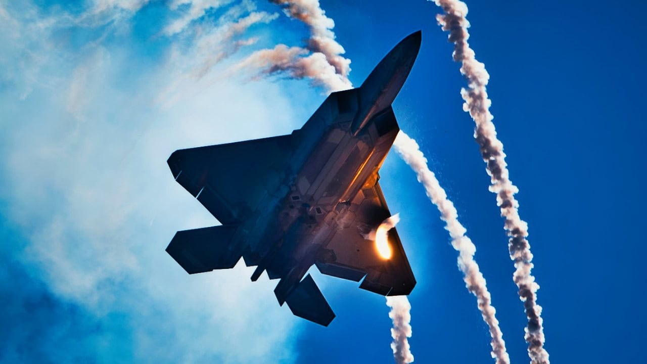 F-22猛禽隐形战斗机