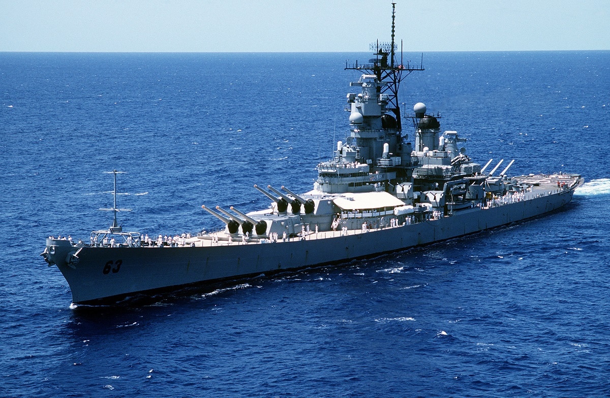 A port bow view of the battleship USS MISSOURI (BB-63) underway.