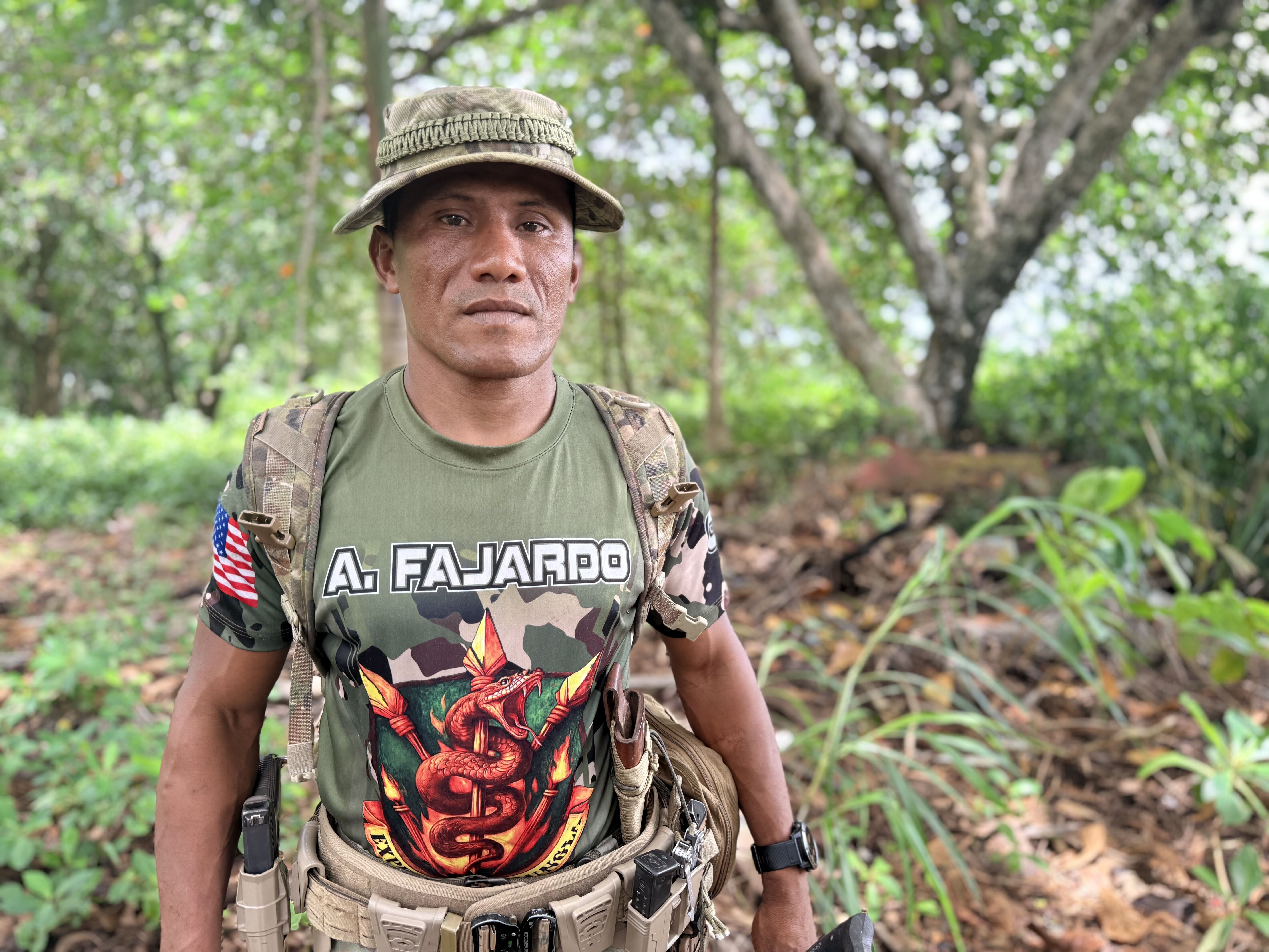 Albis Fajardo, a Panamanian instructor, teaches U.S. troops at the Army's jungle school in Panama. (Eve Sampson/staff)