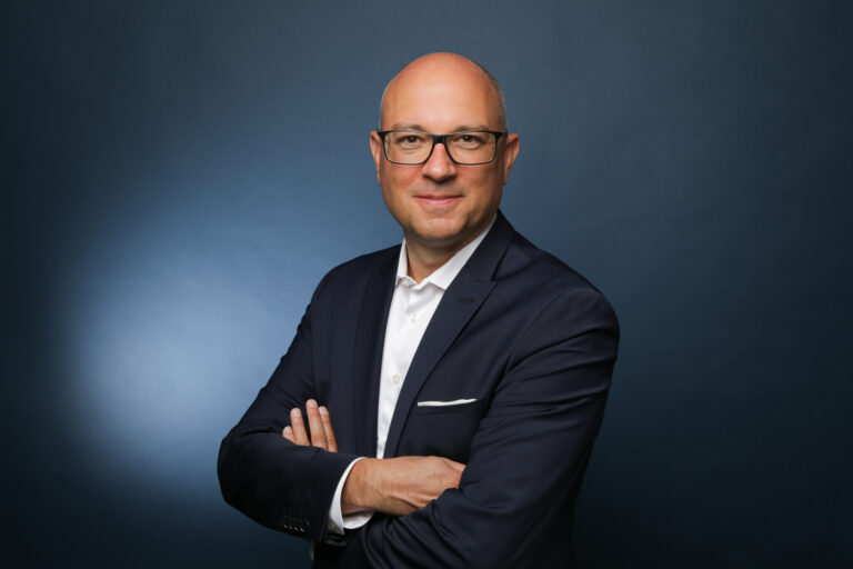 Rene Indefrey [照片：NTT DATA]