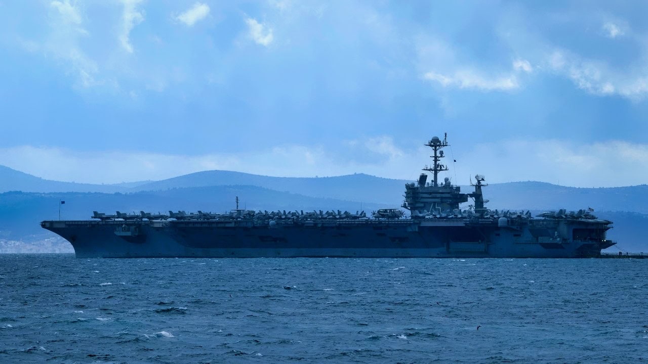 哈里·S·杜鲁门号航母