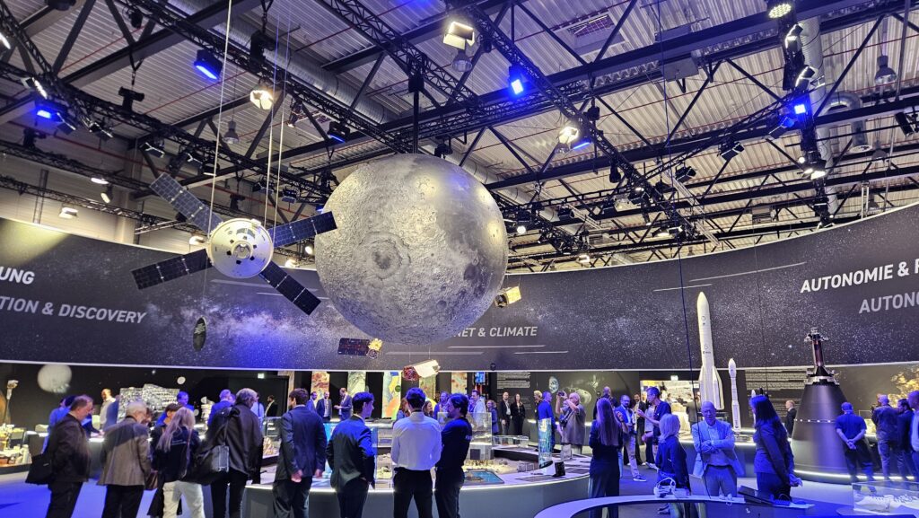 Moon display