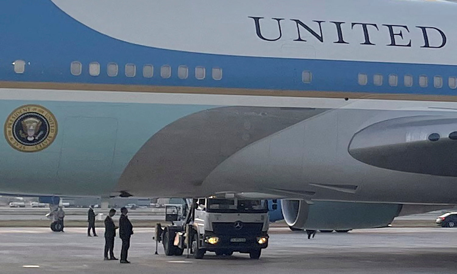 A catering truck is parked next to Air Force One before President Donald Trump's departure from Turkey en route to Washington after his participation in the NATO leaders' summit. (ABC-TV/Pool/Reuters)