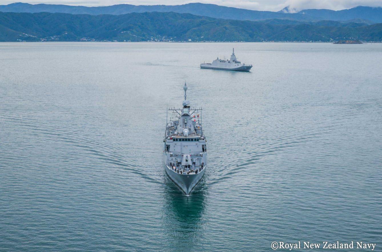 JS Kumano and HMNZS Te Mana conduct Japan New Zealand naval PHOTOEX