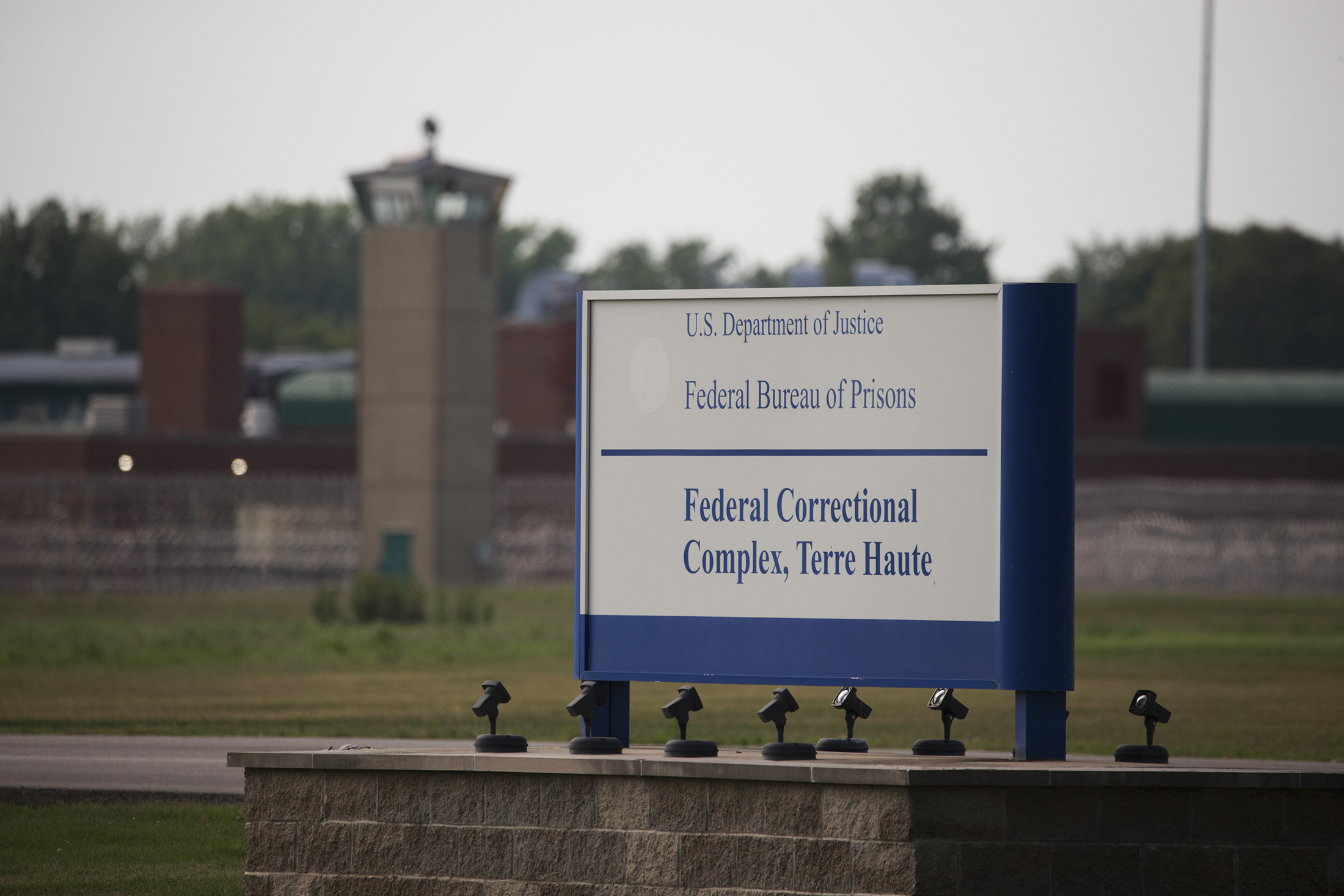 TERRE HAUTE, INDIANA, UNITED STATES - 2020/07/15: View of a sign outside the Terre Haute Federal Correctional Complex where death row inmate Wesley Ira Purkey was scheduled to be executed by lethal injection. Purkey's execution scheduled for 7 p.m., was delayed by a judge. Purkey suffers from Dementia, and Alzheimer's disease. Wesley Ira Purkey was convicted of a gruesome 1998 kidnapping and killing. (Photo by Jeremy Hogan/SOPA Images/LightRocket via Getty Images)