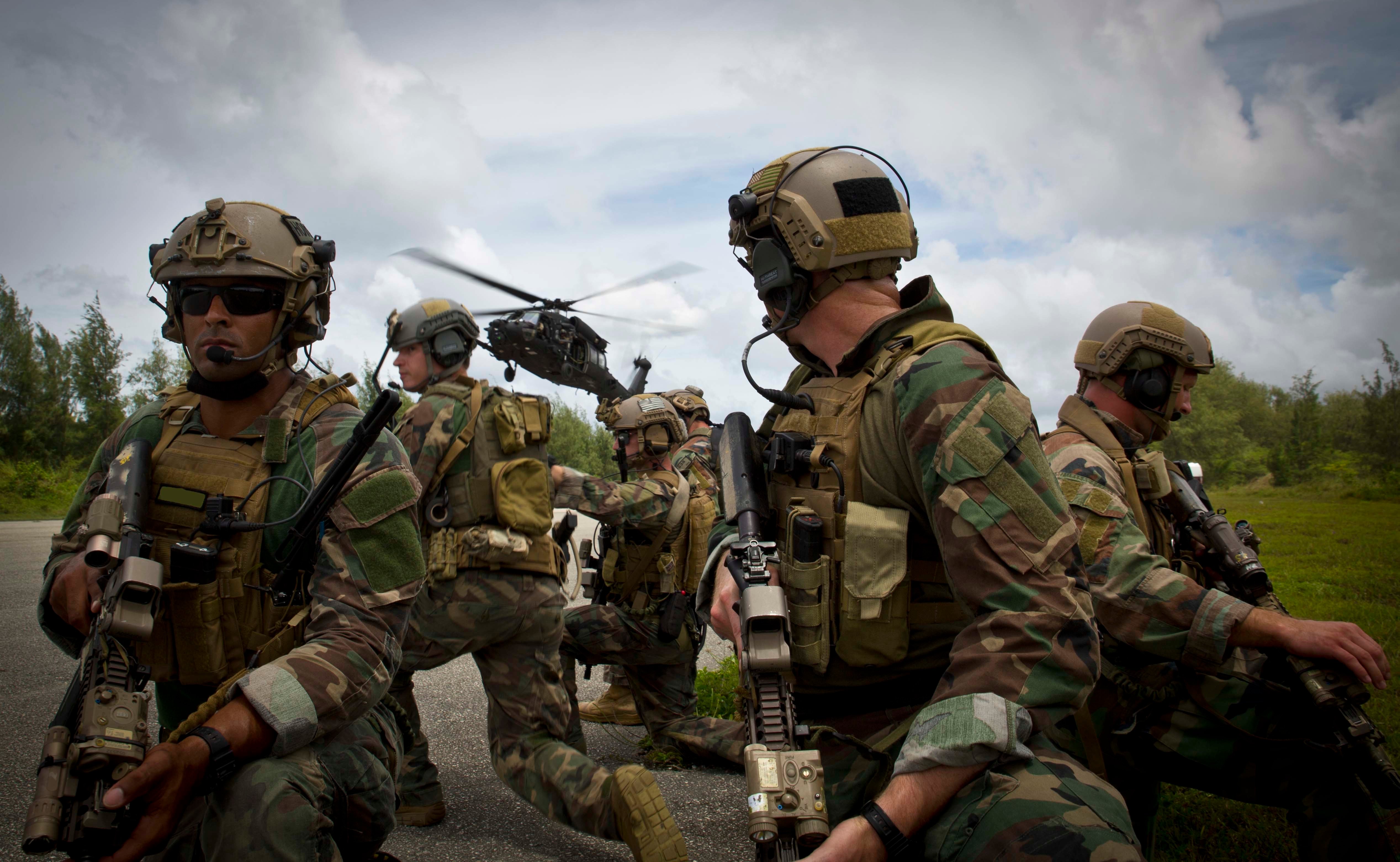 U.S. Marines with the 1st Raider Battalion Multiple Service Operation Test (MSOT) 8123, conducted vehicle interdiction with the 160th Special Operations Aviation Regiment (SOAR). The raiders conduct exercises to sustain and improve MSOT's abilities. (U.S. Marine Corps photo by Lance Cpl. Jacob Snouffer/Released)