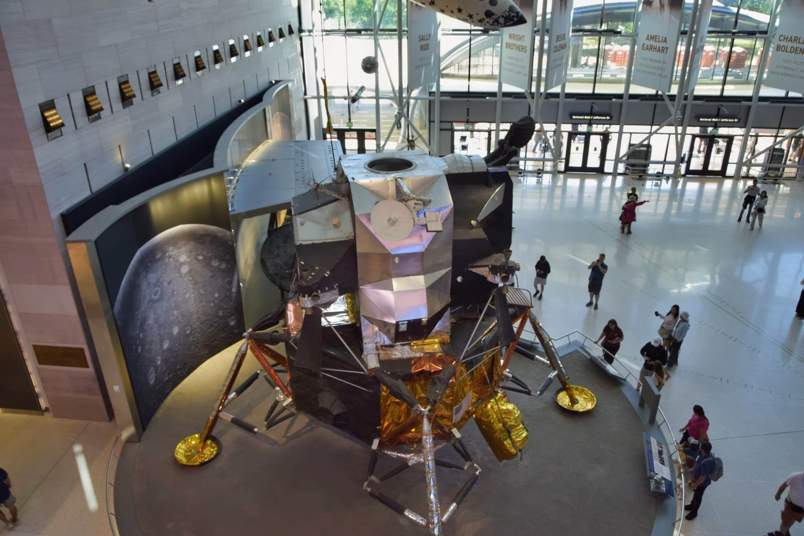 Apollo Lander