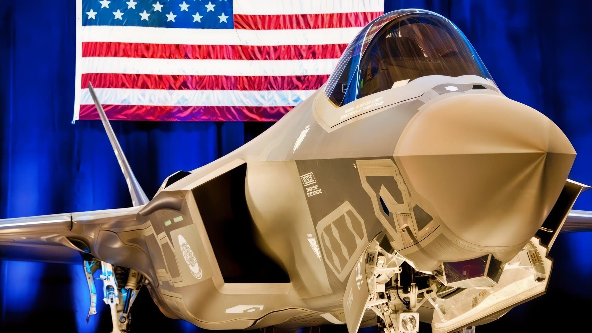 F-35战斗机与美国国旗