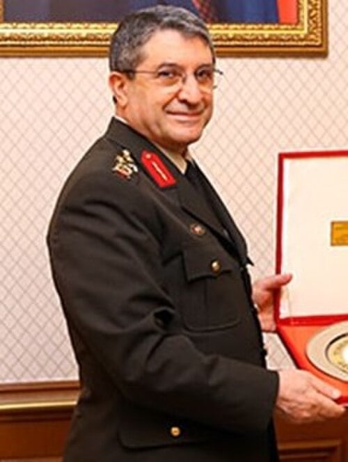 Selçuk Bayraktaroğlu