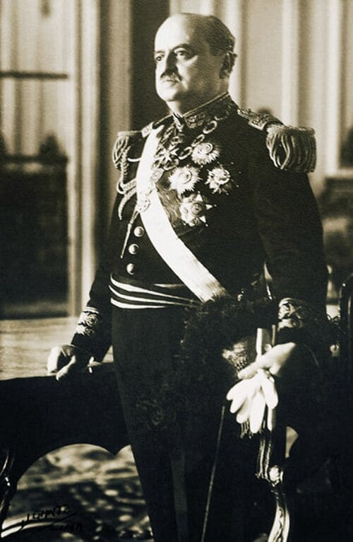 Óscar R. Benavides